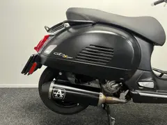 Vespa GTS Super Tech 300 HPE 2022 occasion – foto 10 van 24