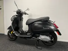 Vespa GTS Super Tech 300 HPE 2022 occasion – foto 19 van 24