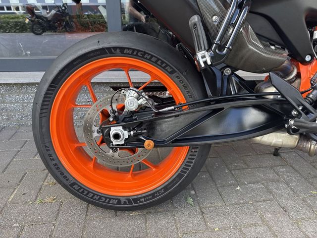 ktm - 890-duke-r