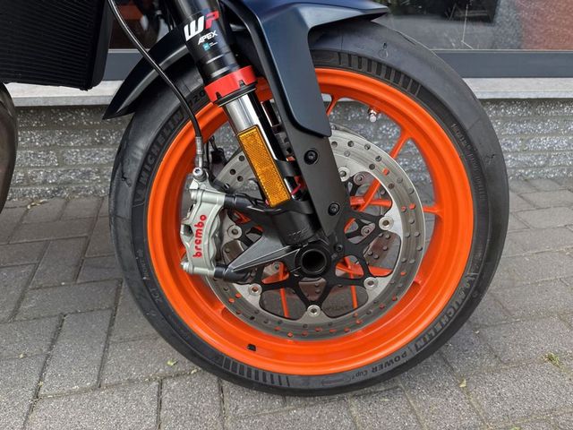 ktm - 890-duke-r