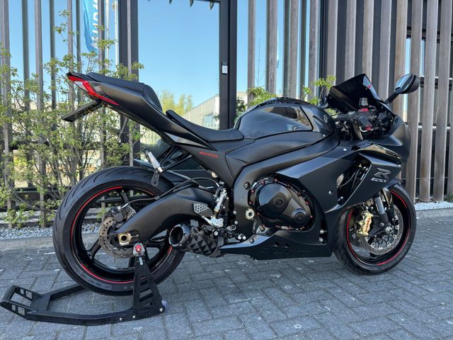 suzuki - gsx-r-1100