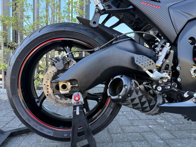 suzuki - gsx-r-1100