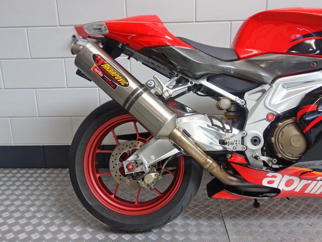 aprilia - rsv-1000-r