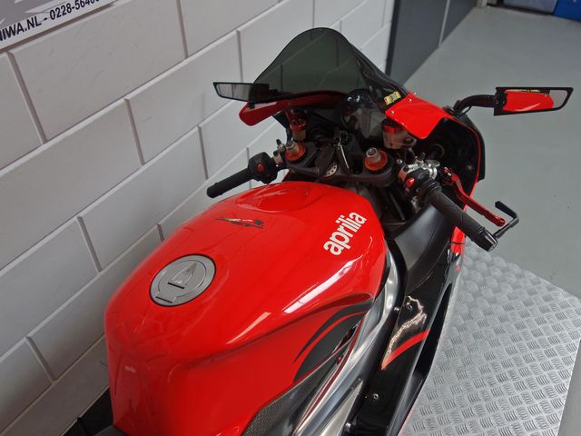 aprilia - rsv-1000-r