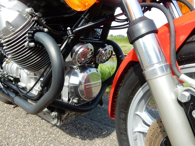 moto-guzzi - 850-le-mans-1