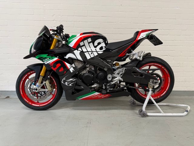 aprilia - tuono--v4-1100-factory