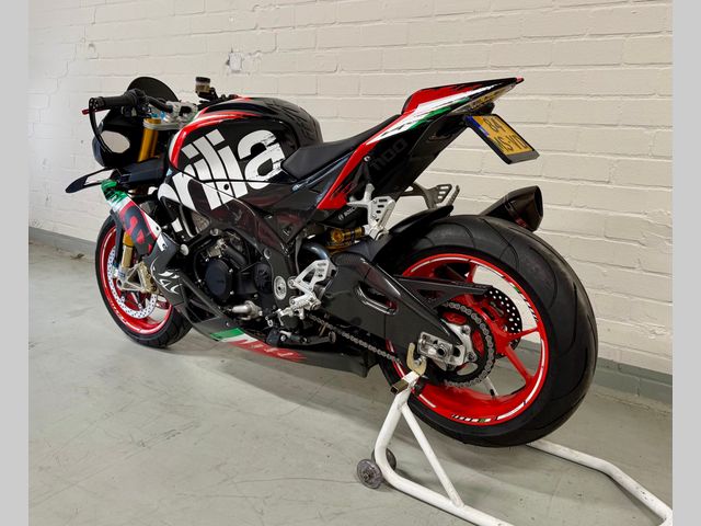 aprilia - tuono--v4-1100-factory