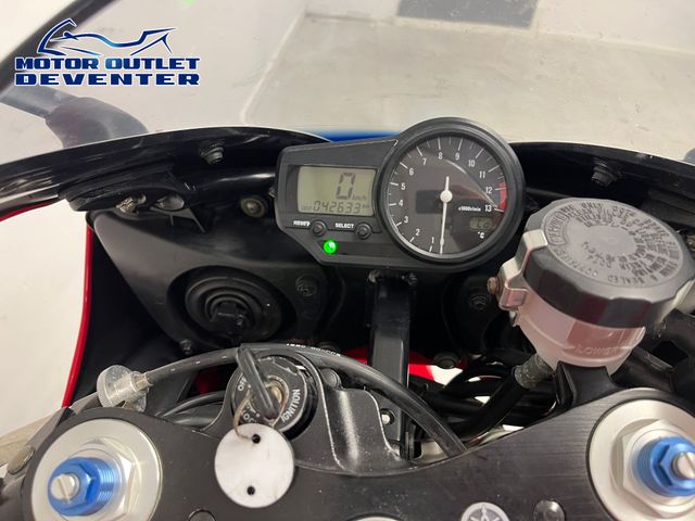 yamaha - yzf-r1