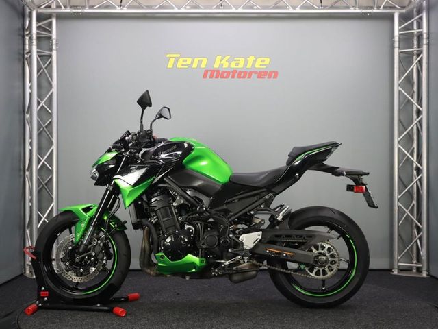 kawasaki - z900