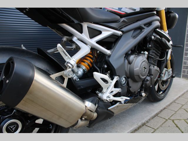 triumph - speed-triple-rs