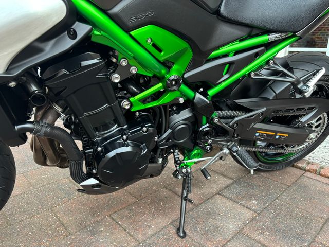 kawasaki - z900
