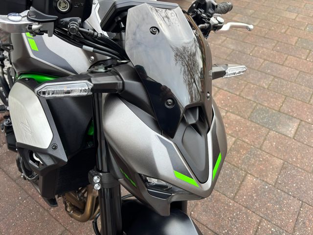 kawasaki - z900