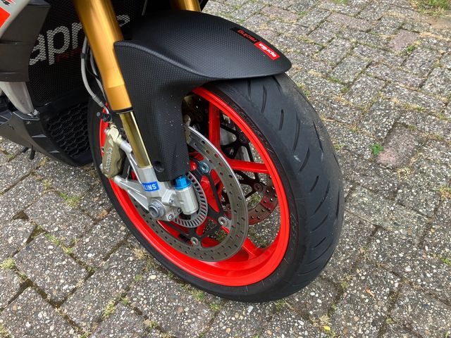 aprilia - tuono--v4-1100-factory