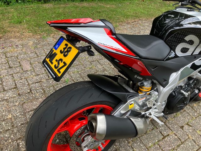 aprilia - tuono--v4-1100-factory