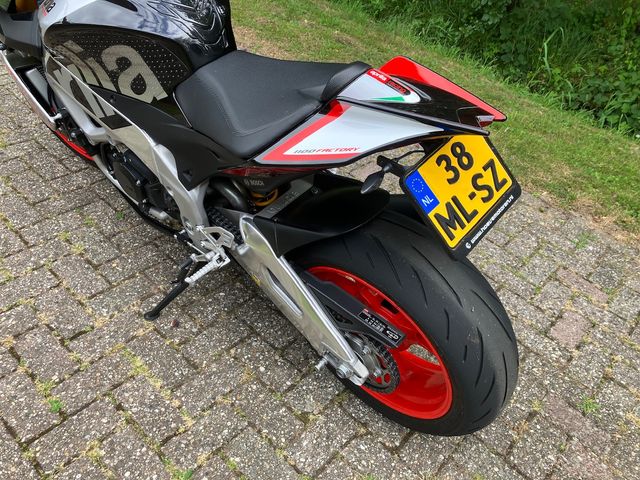 aprilia - tuono--v4-1100-factory