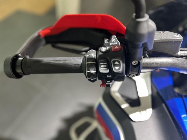 bmw - r-1300-gs-adventure