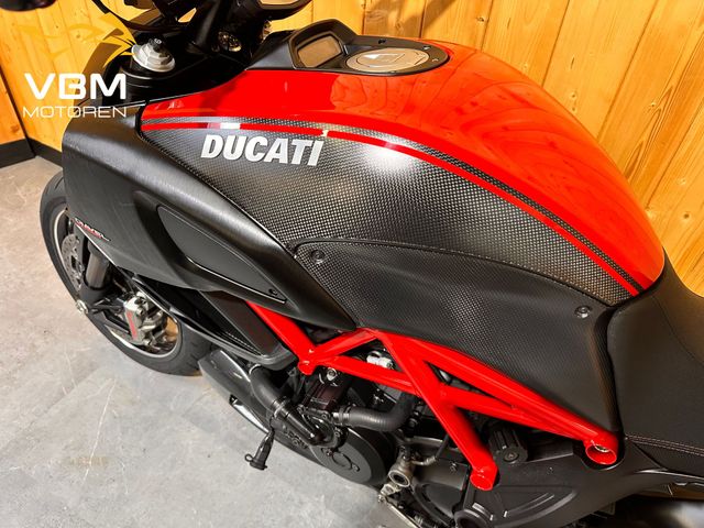 ducati - diavel-carbon