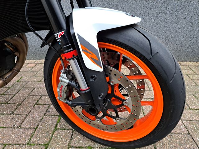 ktm - 890-duke-r