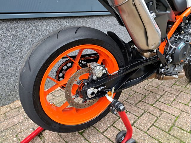 ktm - 890-duke-r