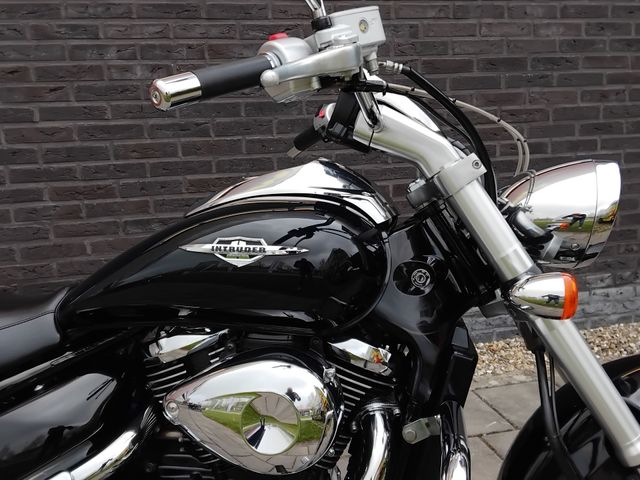 suzuki - intruder-m-800