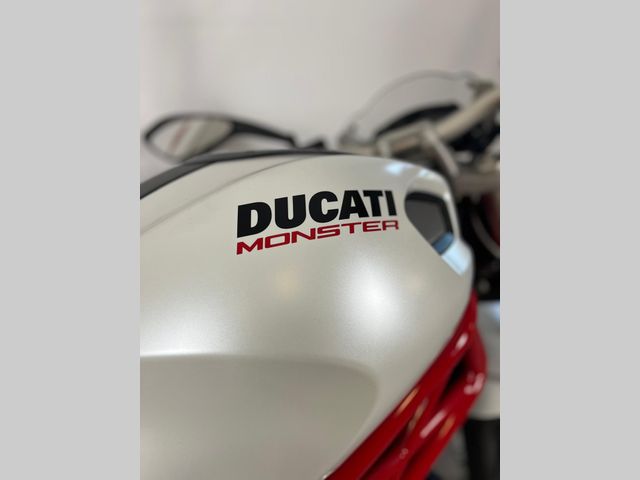 ducati - 796-monster
