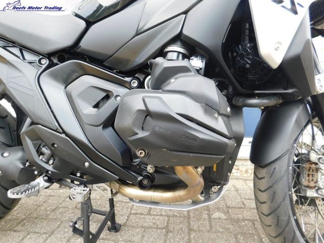 bmw - r-1300-gs-triple-black