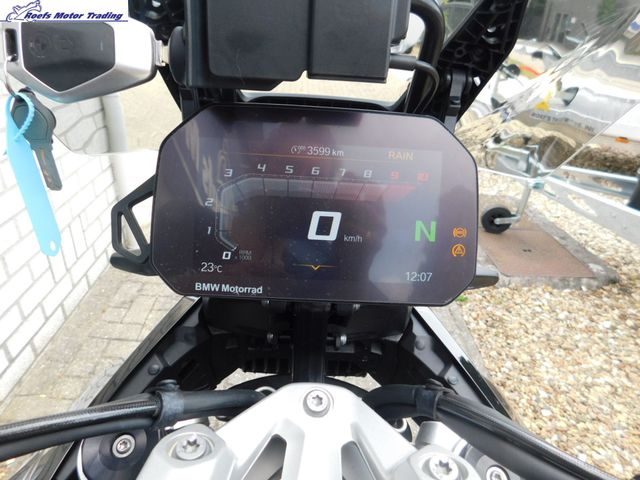 bmw - r-1300-gs-triple-black