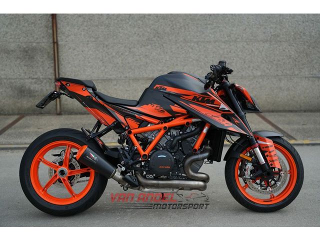 ktm - 1290-super-duke-r