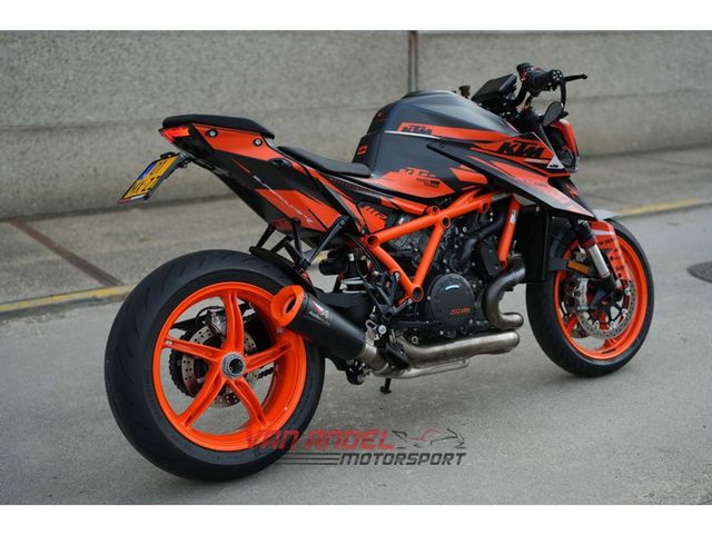 ktm - 1290-super-duke-r