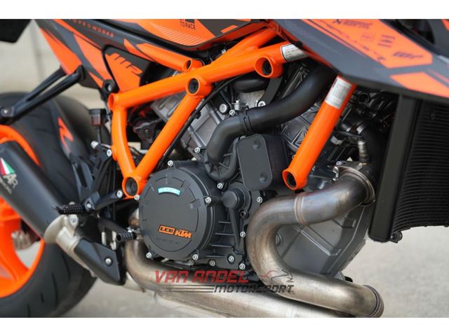 ktm - 1290-super-duke-r