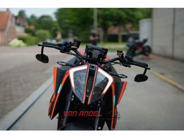 ktm - 1290-super-duke-r