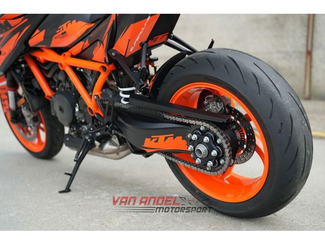 ktm - 1290-super-duke-r