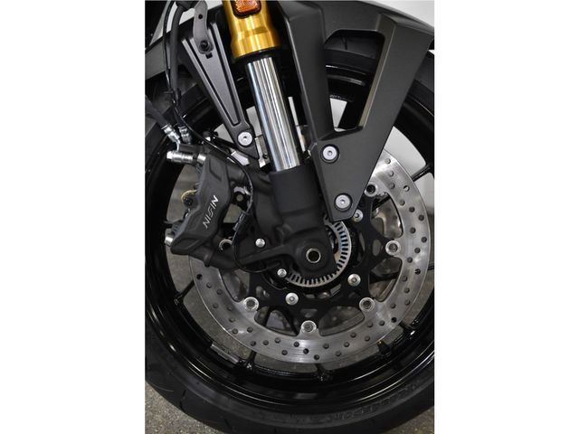 suzuki - gsx-8t