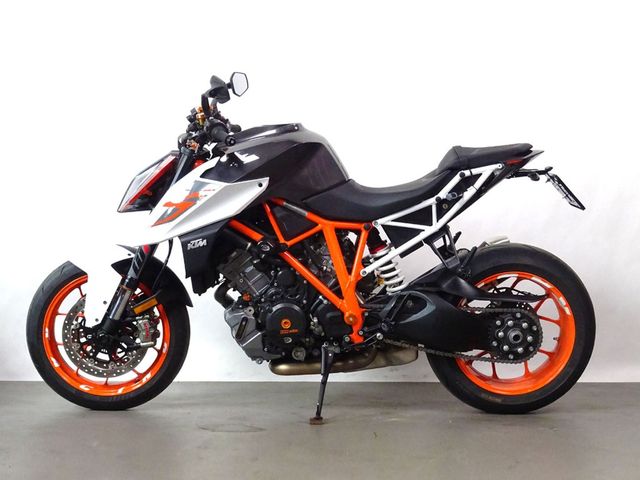 ktm - 1290-super-duke-r