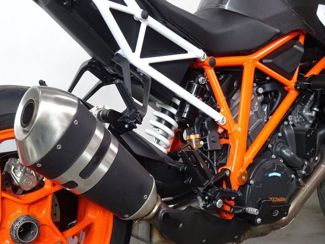 ktm - 1290-super-duke-r
