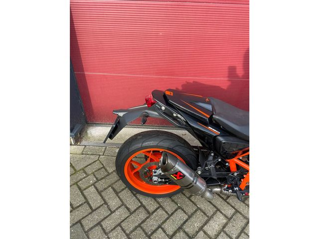 ktm - 690-duke-r-abs