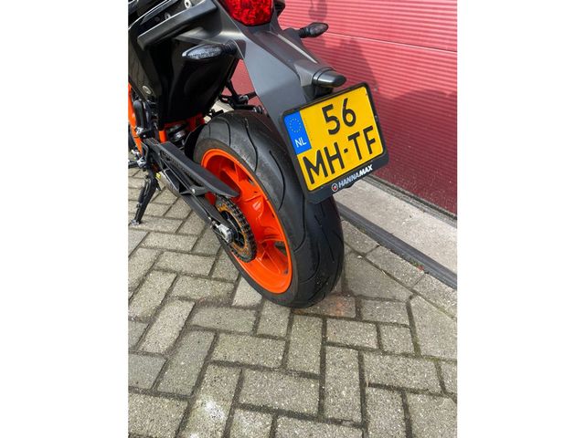 ktm - 690-duke-r-abs