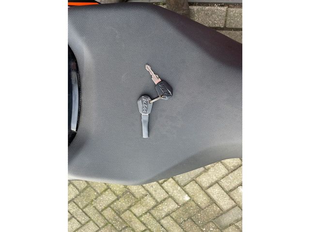 ktm - 690-duke-r-abs