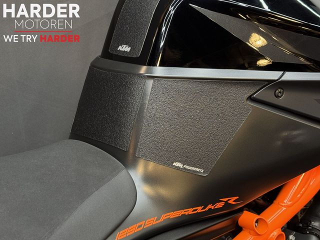 ktm - 1290-super-duke-r
