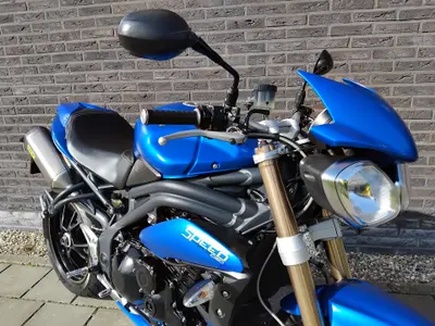 TRIUMPH SPEED TRIPLE – foto 4