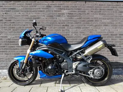 TRIUMPH SPEED TRIPLE – foto 2