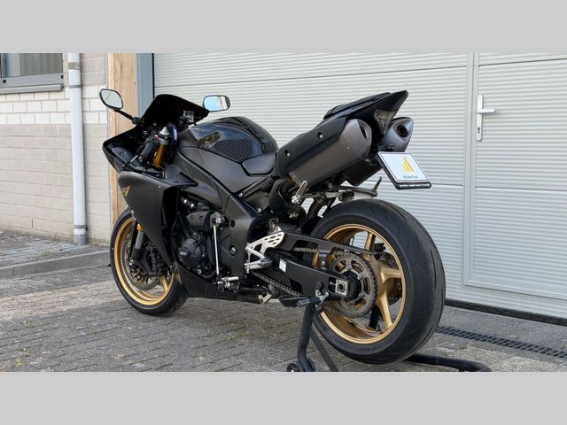 yamaha - yzf-r1