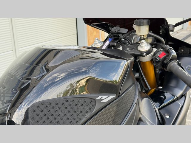 yamaha - yzf-r1