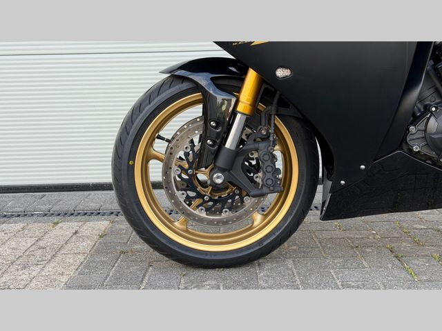 yamaha - yzf-r1