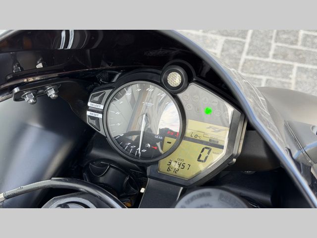 yamaha - yzf-r1