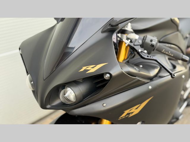 yamaha - yzf-r1