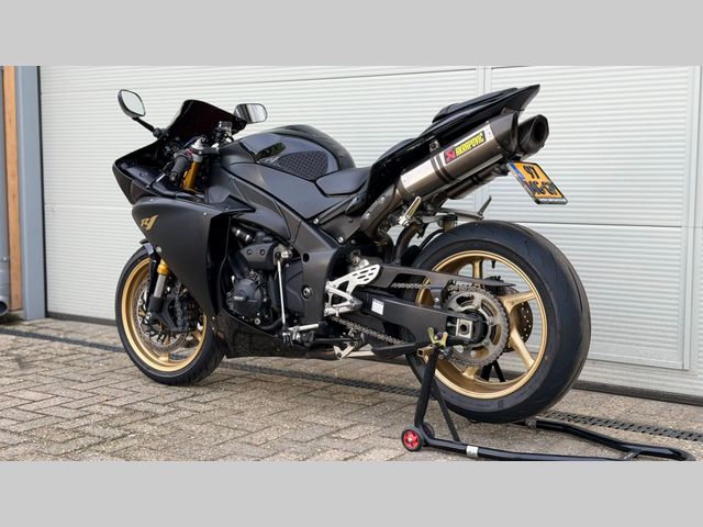 yamaha - yzf-r1