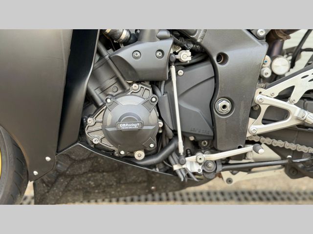 yamaha - yzf-r1