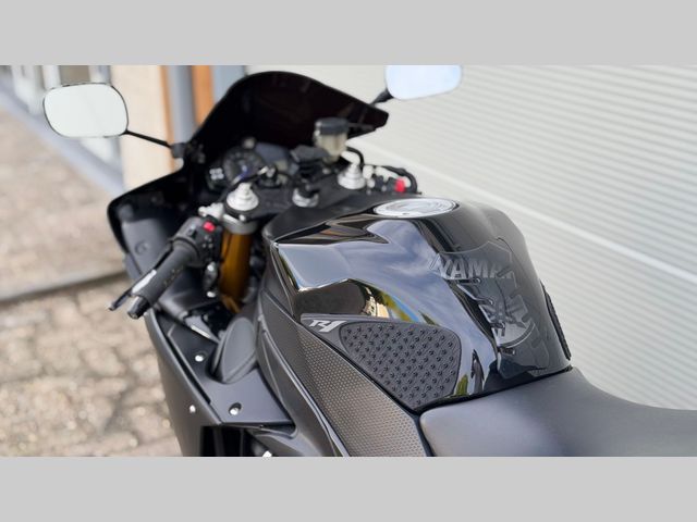 yamaha - yzf-r1