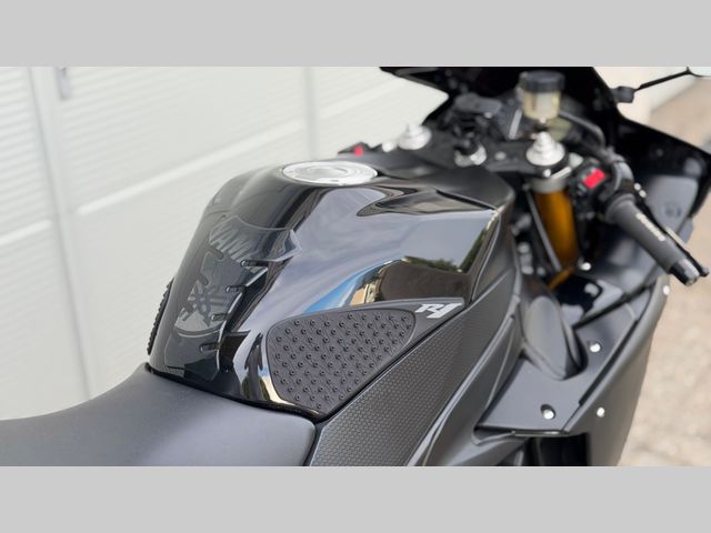 yamaha - yzf-r1